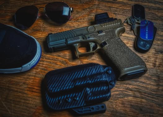 Leather vs Kydex Holsters: Which One Is Right for You?